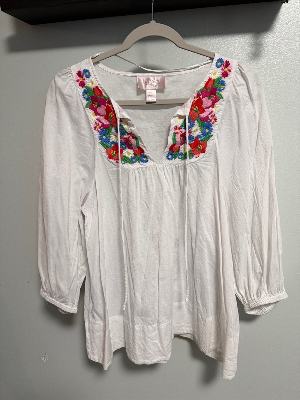 H&M garden collection embroidered peasant blouse